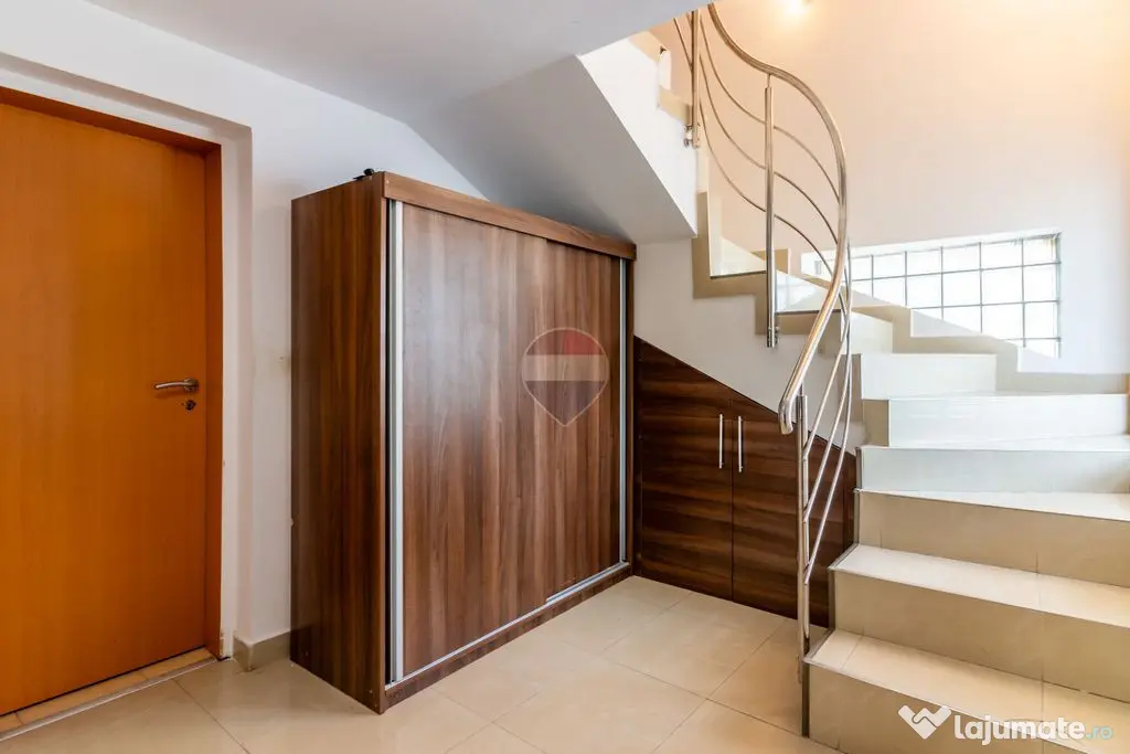 Casă / Vilă cu 8 camere de vânzare în CHIAJNA - Bucuresti (Bucuresti-Ilfov)