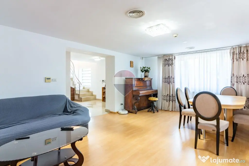 Casă / Vilă cu 8 camere de vânzare în CHIAJNA - Bucuresti (Bucuresti-Ilfov)