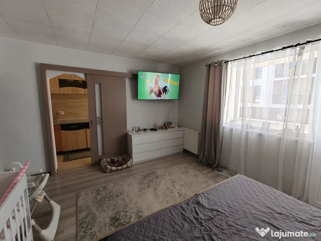 Apartament cu o cameră, 32 mp, balcon | zona Eroilor, Flore - Floresti (Cluj)