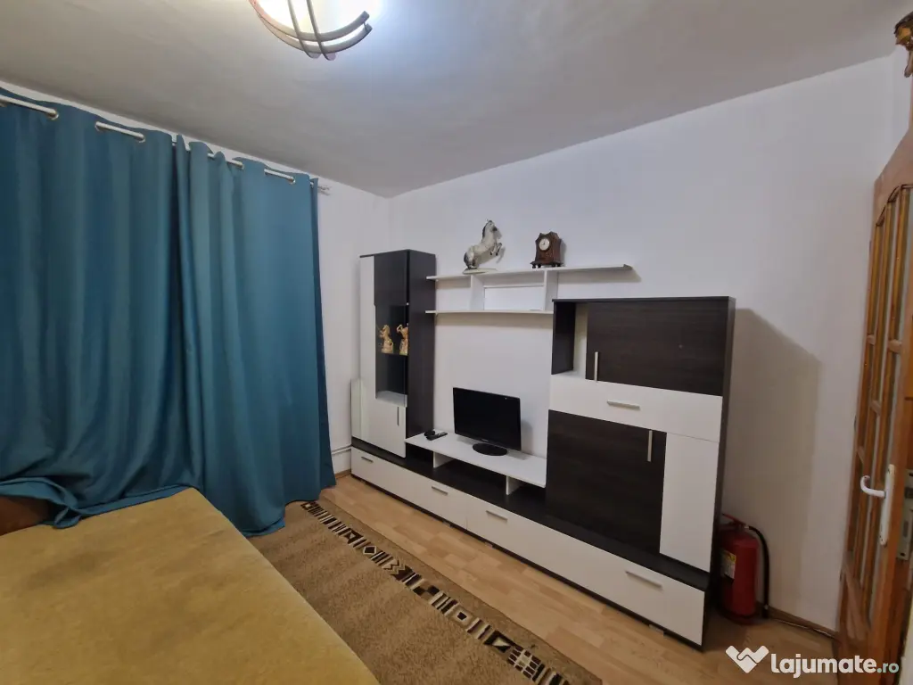 Apartament cu 3 camere decomandate – 70 mp | Spațios, mobilat și utilat
