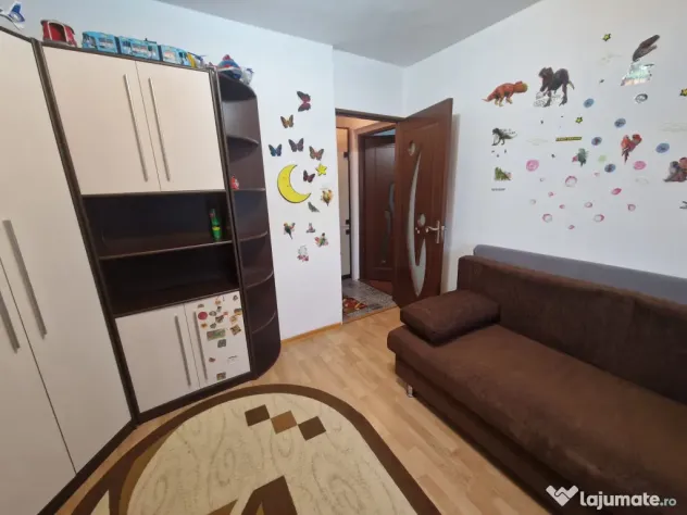 Apartament cu 3 camere decomandate – 70 mp | Spațios, mobilat și utilat