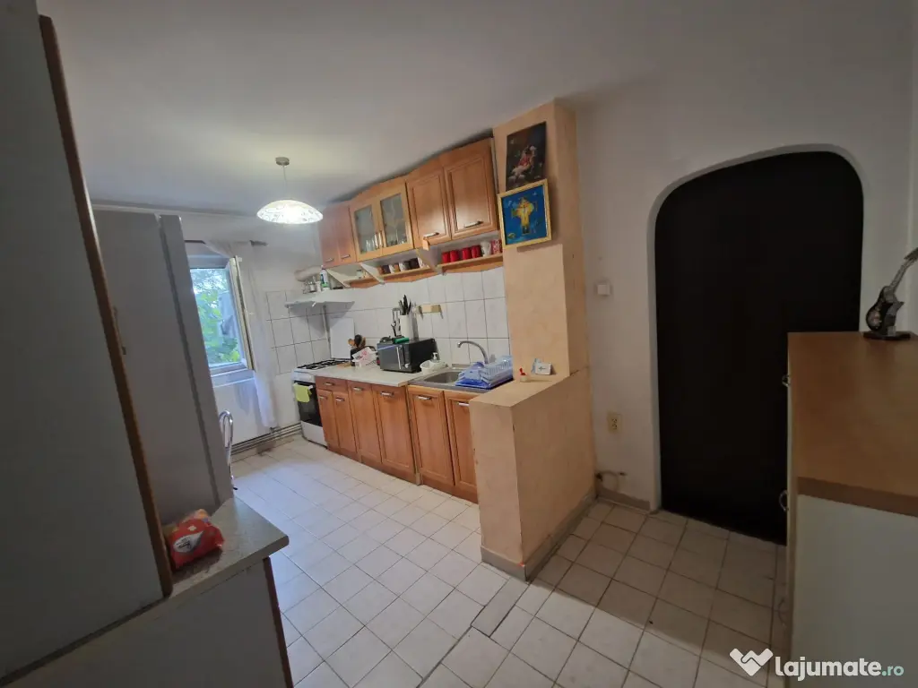 Apartament cu 3 camere decomandate – 70 mp | Spațios, mobilat și utilat