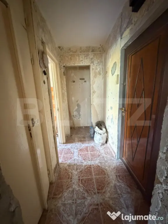 Blitz oferă spre vânzare apartament 3 camere, etaj 2, zona - Galati (Galati)