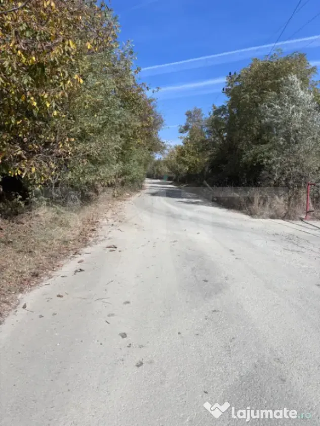 Teren Intravilan, 1000 mp, zona Est - Doicesti (Dambovita)
