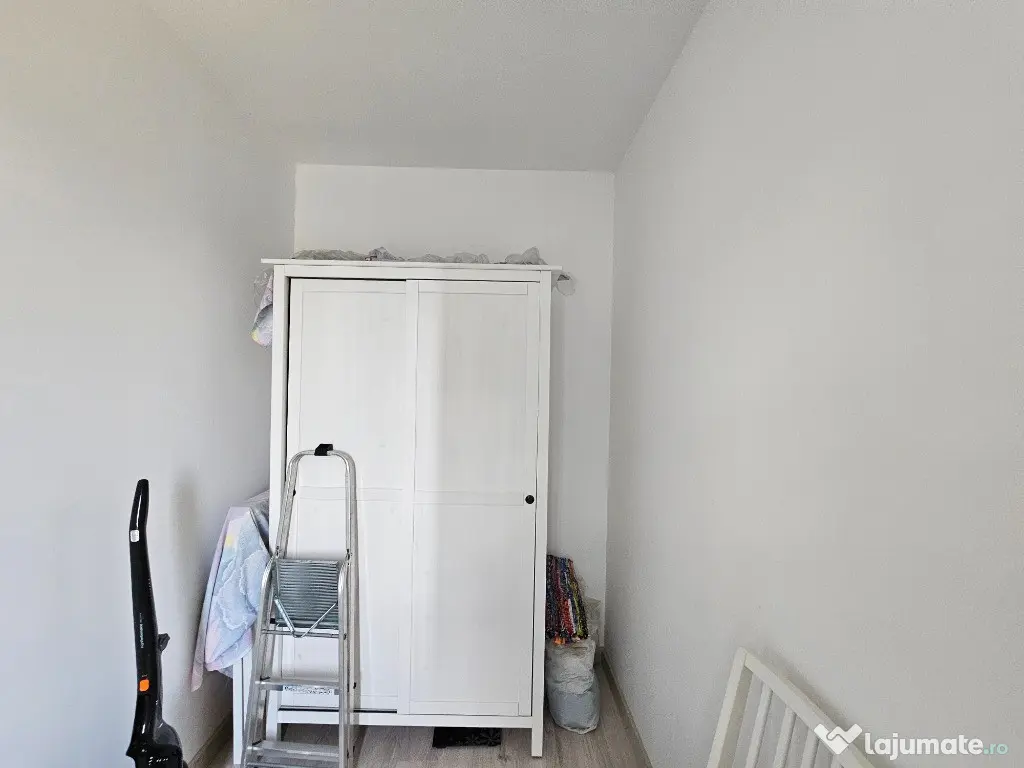 Vila cu 3 camere si teren propriu, totul nou, metrou Nicolae Teclu - Bucuresti (Bucuresti-Ilfov)