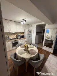 Apartament 3 camere, etaj intermediar, 75,5 mp totali, carti