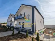 Casă individuală cu 4 camere, 3 băi și încălzire în pardoseală