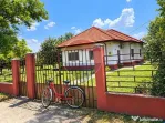 Casă cu 6 camere și teren de 4.800 mp în Ciocănești, Călărași