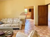 Casă cu 6 camere și teren de 4.800 mp în Ciocănești, Călărași