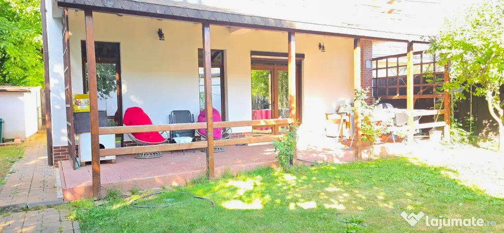Casa deosebita P+E+M zona Trandafirilor - Botosani (Botosani)