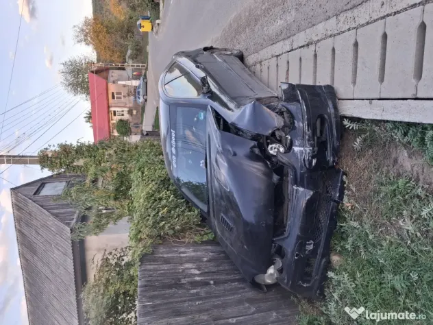 Vand pentru dezmembrari