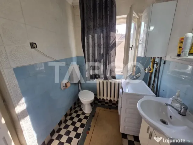 Casa 2 camere curte comuna de vanzare zona Centrala 47 mp ut - Fagaras (Brasov)