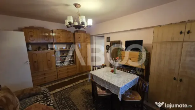 Apartament cu 2 camere de vanzare zona Ciserom - Sebes (Alba)