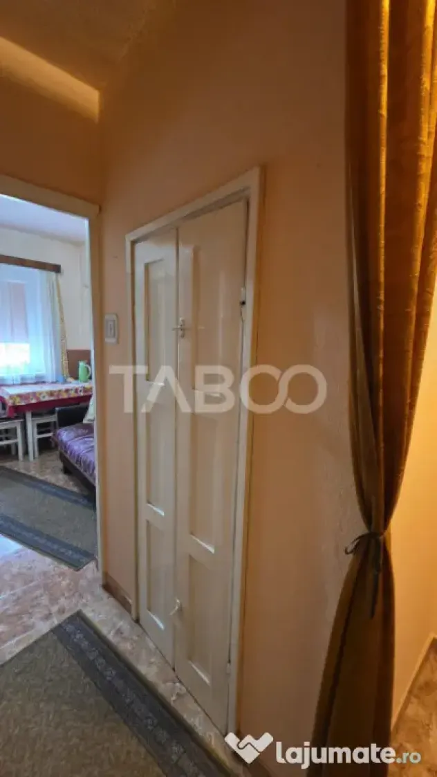 Apartament cu 2 camere de vanzare zona Ciserom - Sebes (Alba)