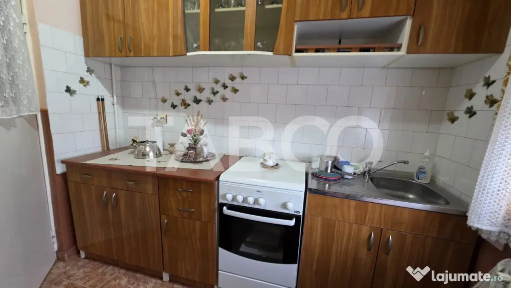Apartament cu 2 camere de vanzare zona Ciserom - Sebes (Alba)