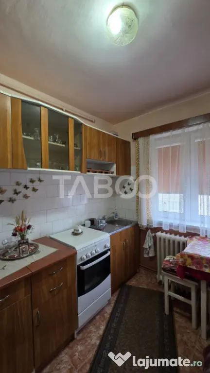 Apartament cu 2 camere de vanzare zona Ciserom - Sebes (Alba)