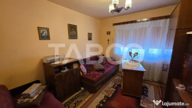 Apartament cu 2 camere de vanzare zona Ciserom - Sebes (Alba)