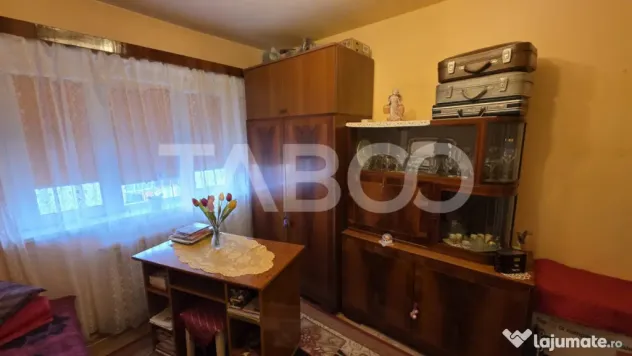 Apartament cu 2 camere de vanzare zona Ciserom - Sebes (Alba)