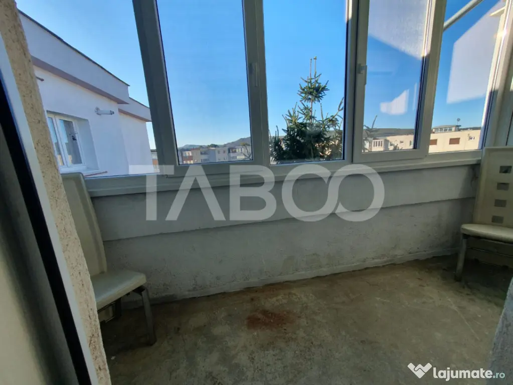 Apartament 3 camere decomandat 80 mp + 2 balcoane zona Teiul - Fagaras (Brasov)