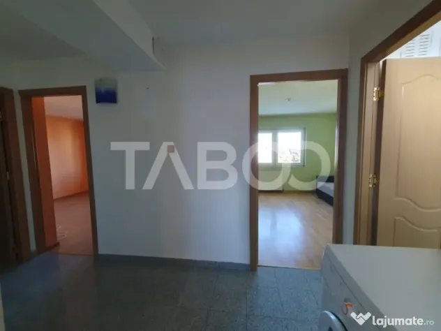Apartament 3 camere decomandat 80 mp + 2 balcoane zona Teiul - Fagaras (Brasov)