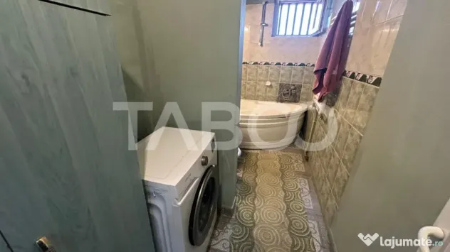 Apartament 3 camere 2 balcoane etaj intermediar zona Terezi - Sibiu (Sibiu)