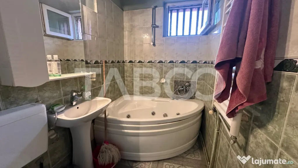 Apartament 3 camere 2 balcoane etaj intermediar zona Terezi - Sibiu (Sibiu)