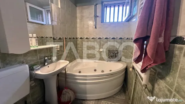 Apartament 3 camere 2 balcoane etaj intermediar zona Terezi - Sibiu (Sibiu)