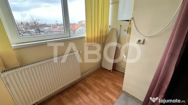 Apartament 3 camere 2 balcoane etaj intermediar zona Terezi - Sibiu (Sibiu)