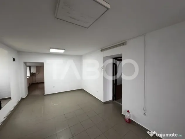 Spatiu comercial 4 camere 84 mpu doua intrari la strada Oras - Sibiu (Sibiu)