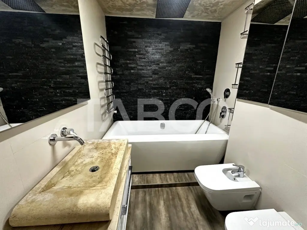 Apartament de vanzare 4 camere ultrafinisat etaj 1 Sibiu zon - Sibiu (Sibiu)