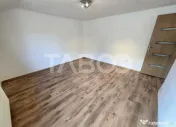 Casa de vanzare cu 6 camere 2 parcari curte libera 200 mp in