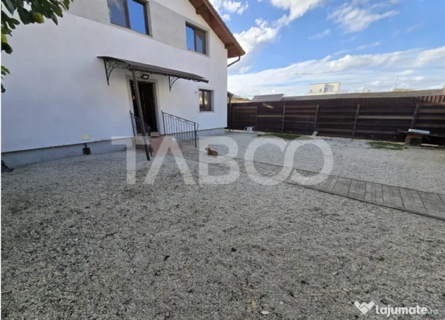 Casa de vanzare cu 6 camere 2 parcari curte libera 200 mp in - Sibiu (Sibiu)