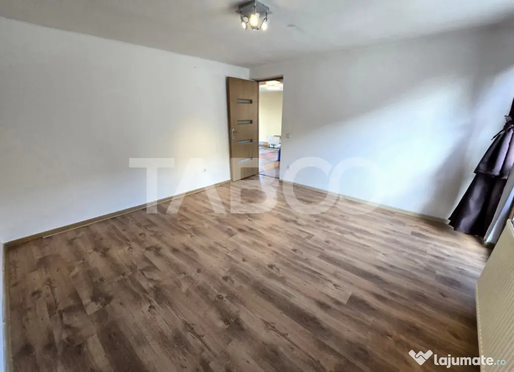 Casa de vanzare cu 6 camere 2 parcari curte libera 200 mp in - Sibiu (Sibiu)