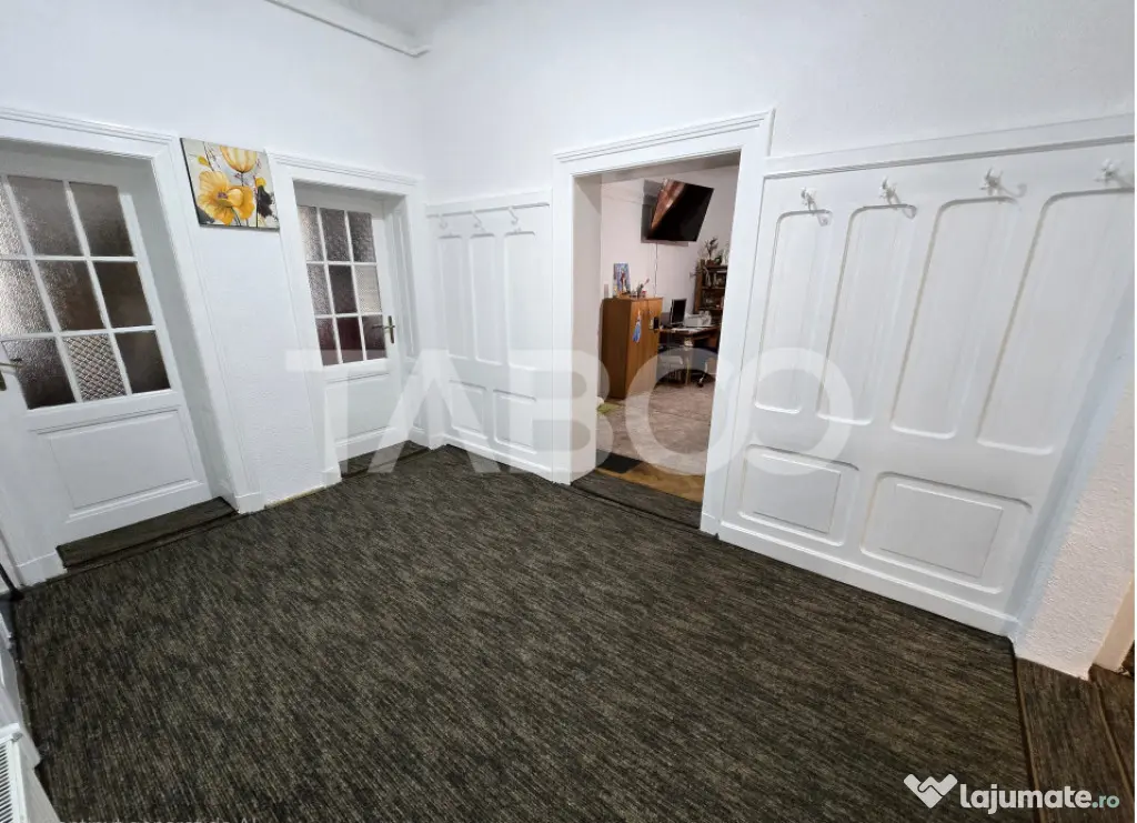 Apartament decomandat 4 camere 130mpu pivnita acces auto Ora - Sibiu (Sibiu)