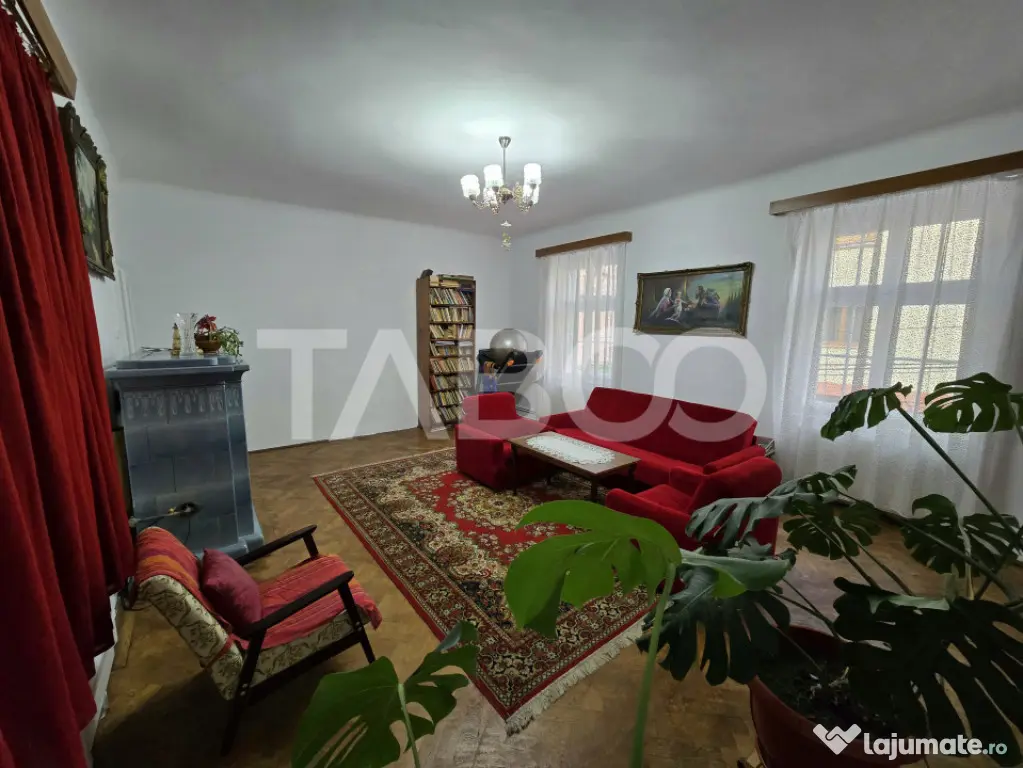 Apartament decomandat 4 camere 130mpu pivnita acces auto Ora - Sibiu (Sibiu)