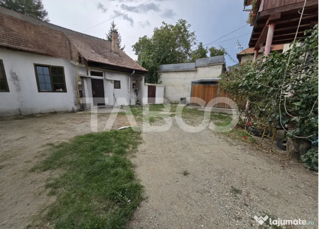 Apartament decomandat 4 camere 130mpu pivnita acces auto Ora - Sibiu (Sibiu)