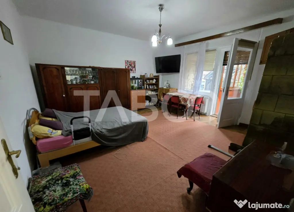 Apartament decomandat 4 camere 130mpu pivnita acces auto Ora - Sibiu (Sibiu)