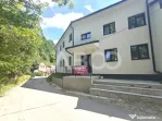 Casa spatioasa - aer curat si priveliste spre munti - teren