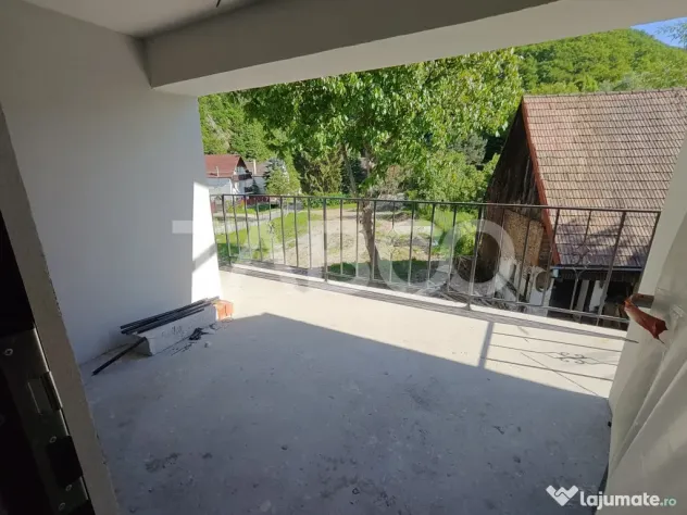 Casa spatioasa - aer curat si priveliste spre munti - teren - Cisnadioara (Sibiu)