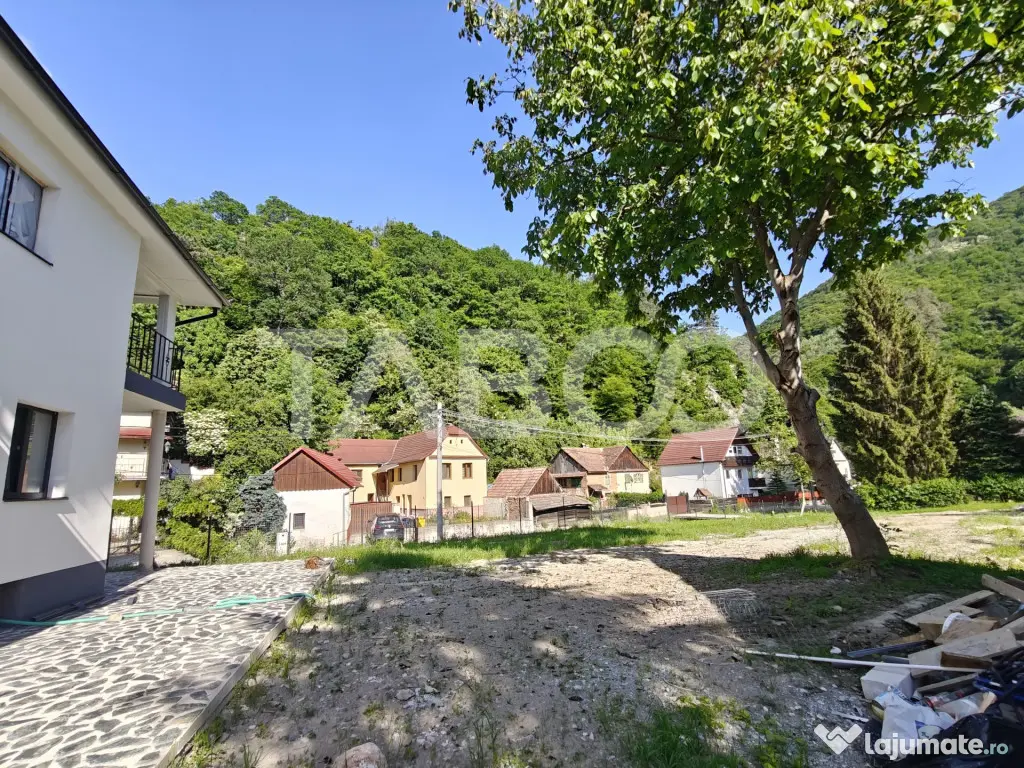 Casa spatioasa - aer curat si priveliste spre munti - teren - Cisnadioara (Sibiu)