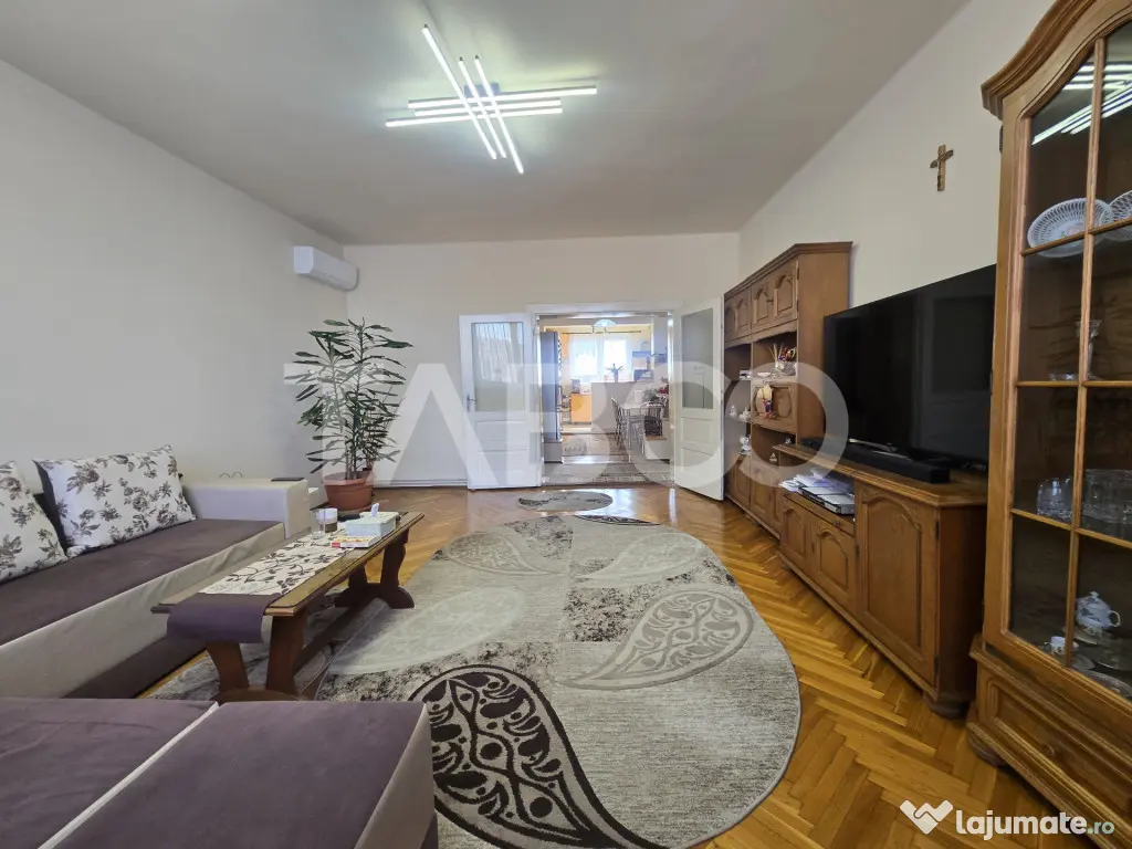 Casa individuala de vanzare 332mpu curte 295mp zona Piata Cl - Sibiu (Sibiu)