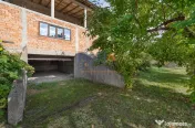 Casă P+1E, 402 mp, teren 3.600 mp, 17 km de Roman - PREȚ LA OFERTĂ! 