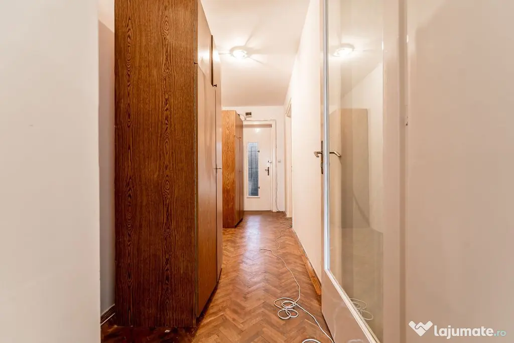 Apartament 3 camere + GARAJ PROPRIU pe B-dul Vasile Milea | Etaj 2 - Arad (Arad)