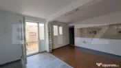 Casa cu 2 camere si mansarda ,plus bucatarie de vara .
