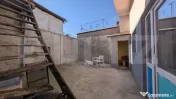 Casa cu 2 camere si mansarda ,plus bucatarie de vara .