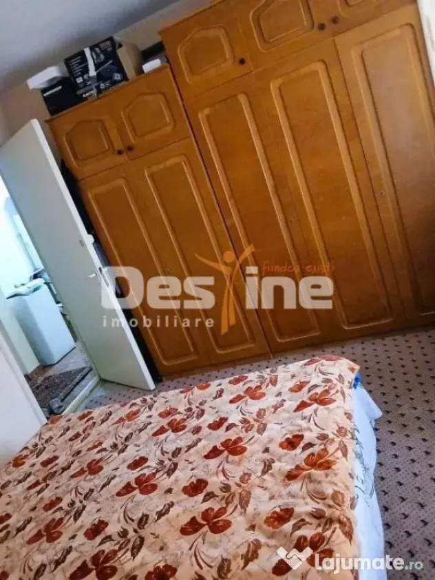 Apartament cu 3 camere de vanzare zona centrala - Focsani (Vrancea)