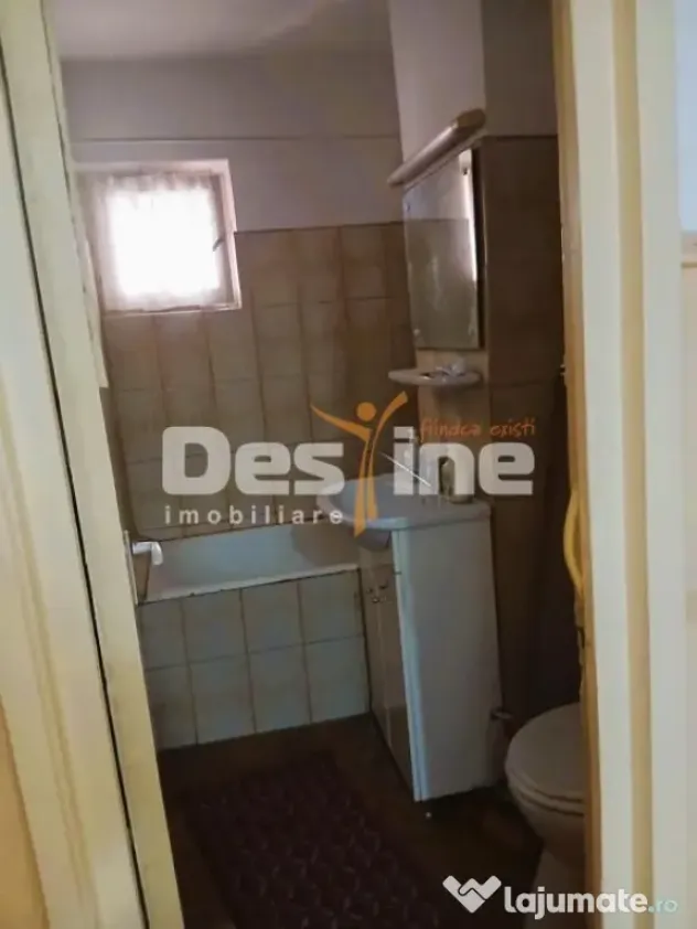 Apartament cu 3 camere de vanzare zona centrala - Focsani (Vrancea)