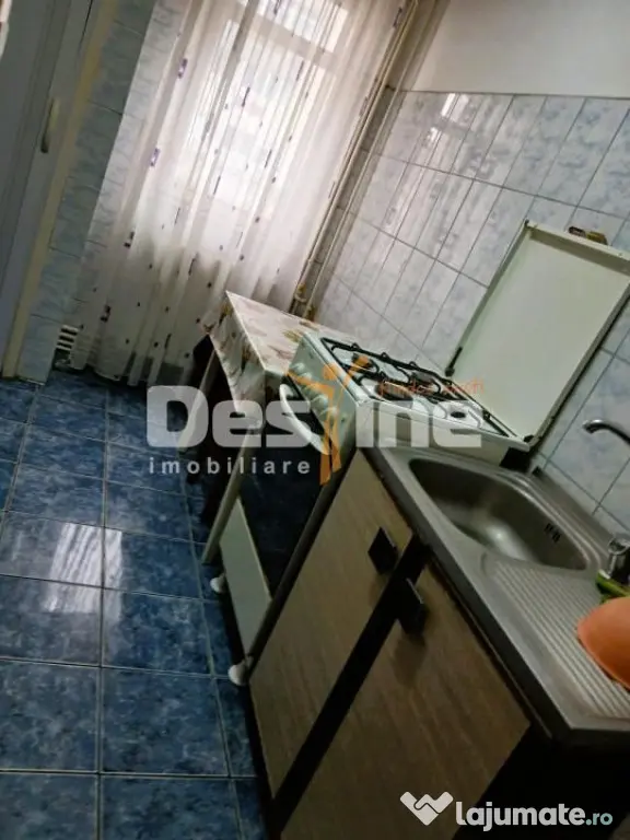 Apartament cu 3 camere de vanzare zona centrala - Focsani (Vrancea)