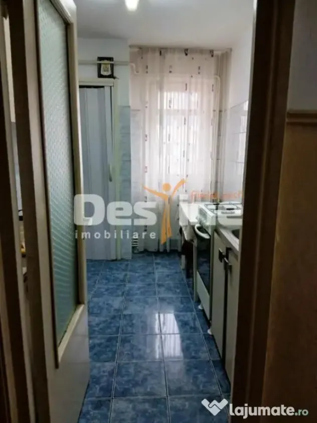Apartament cu 3 camere de vanzare zona centrala - Focsani (Vrancea)