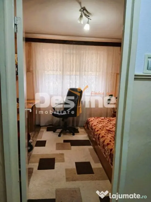 Apartament cu 3 camere de vanzare zona centrala - Focsani (Vrancea)